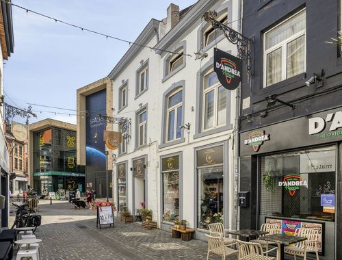                                         Handelspand met woonst te koop in Hasselt, € 480.000
