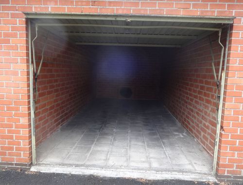                                         Garage te huur in Kortrijk, € 75
