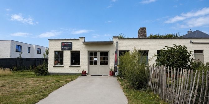 Bedrijfsvastgoed te huur in Dikkebusseweg 232 A, 8900 Ieper