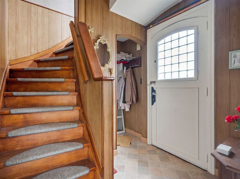 Te renoveren HOB met 3 slpks, garage en tuin!<br />
Op zoek naar een renovatieproject? Deze te renoveren woning is gelegen in een autoluwe en doodlope