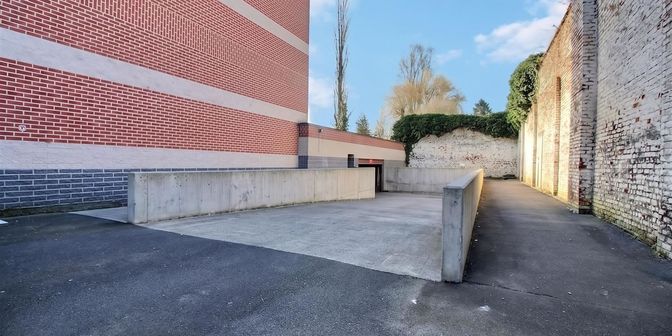 Garage te koop in 7700 Moeskroen