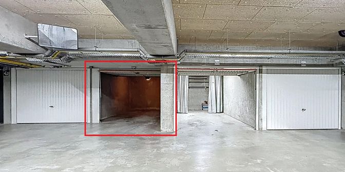 Garage à vendre à Suzanne Lilarstraat 90, 9000 Gent