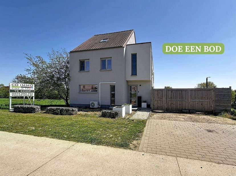 Consultez la visite virtuelle de cette propriété sur le site web de Co Immo.<br />
Spacieuse maison rénovée avec jardin située à Bekkevoort, Provincie