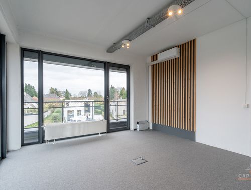                                         Bureaux à louer à Waterloo, € 675
