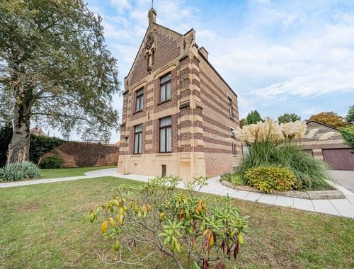                                         Maison de maître à vendre à Zoutleeuw, € 625.000
