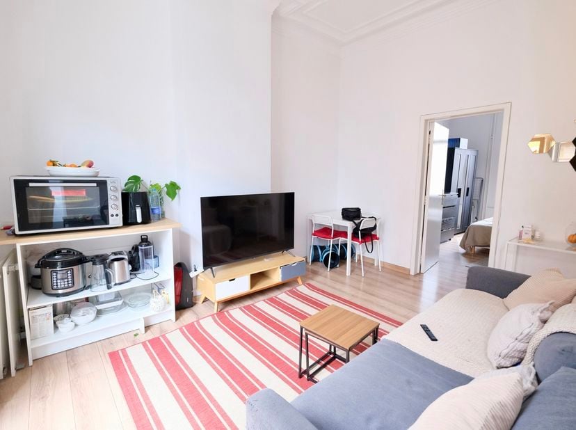 SAINT-GILLES - REF : 7302828 - FAIRE OFFRE Á PARTIR DE 469.000euro À quelques pas de la gare du Midi et proche de toutes les commodités, découvrez cet