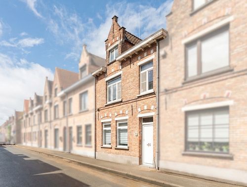                                         Rijwoning te koop in Assebroek, € 409.000
