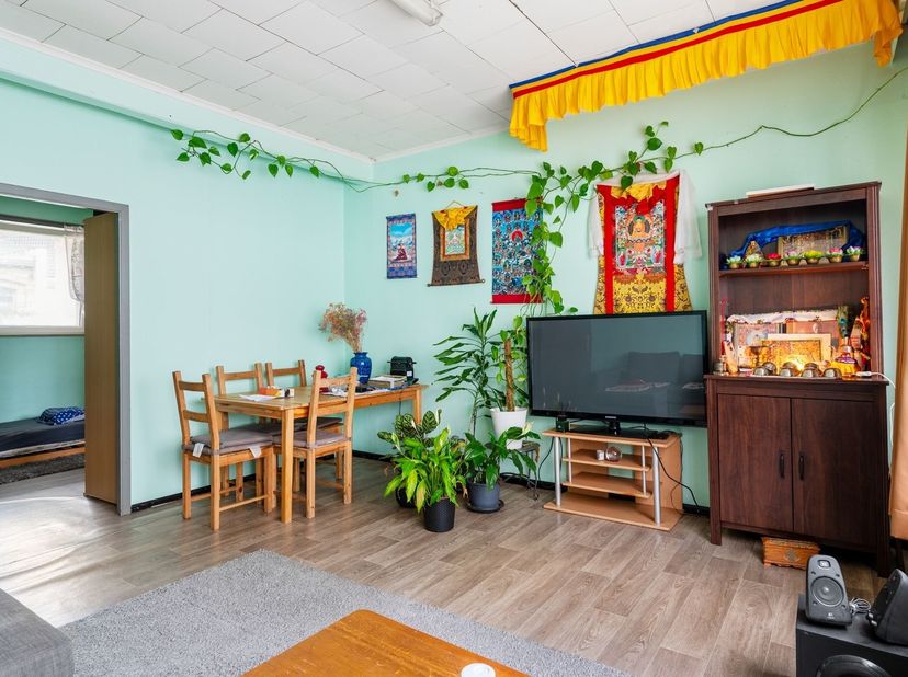 Ligging: Gelegen in de levendige wijk Borgerhout, nabij de Turnhoutsebaan en op korte afstand van winkels, horeca, scholen en openbaar vervoer. Dankzi