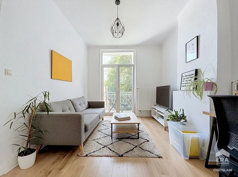 ERA Châtelain vous propose ce charmant appartement d'une chambre (environ 85 m²), idéalement situé au cur du quartier très prisé de Fort Jaco à Uccle.