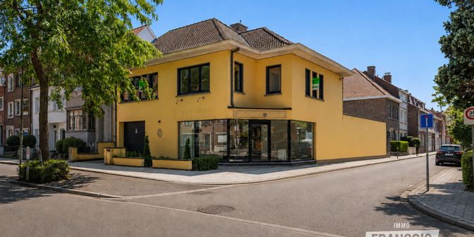 Bedrijfsvastgoed te koop in Generaal Lemanlaan 156, 8310 Assebroek