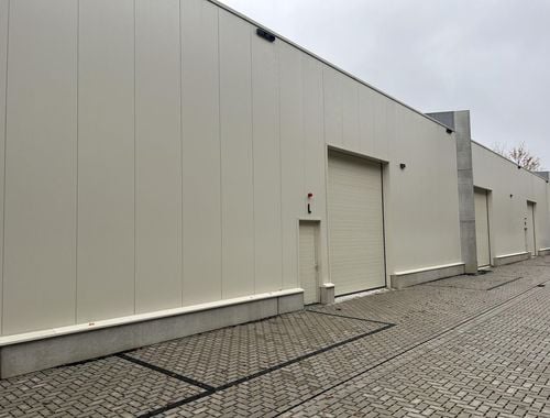                                         Entrepôt à louer à Vorst, € 1.200
