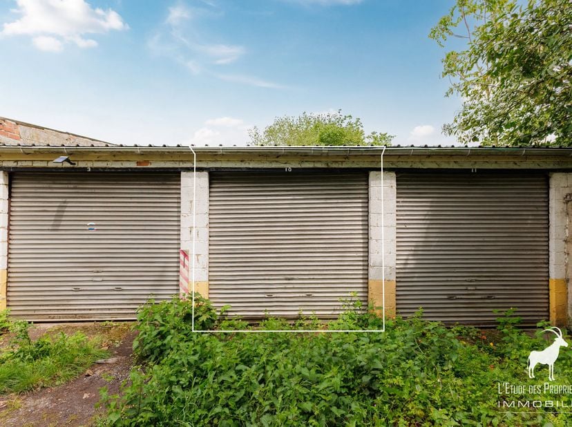 Référence agence : V6031-1809<br />
L'Étude des Propriétaires vous propose ce garage situé à Marcinelle<br />
Ce bien est en très facilement accessibl