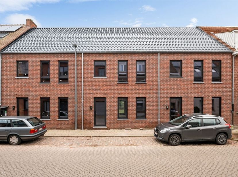 3 BEN-woningen Harmoniestraat Turnhout gelegen aan de Harmoniestraat te Turnhout nabij de Nieuwe Kaai en Grote Markt. <br />
We betreden de woning via