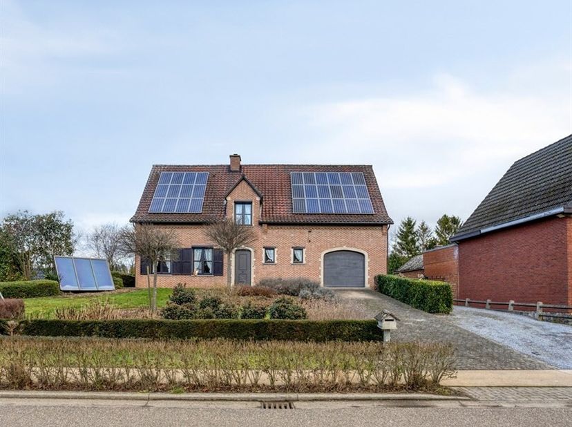 Instapklare, landelijk gelegen villa met prachtig uitzicht<br />
Deze prachtige, landelijk gelegen villa combineert rust, ruimte en hedendaags wooncom
