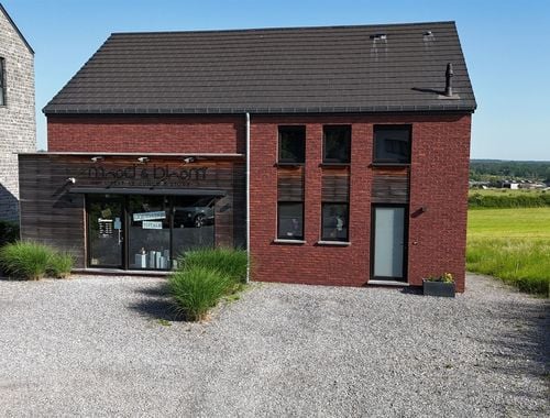                                         Bureaux à vendre à Marche-en-Famenne, € 585.000
