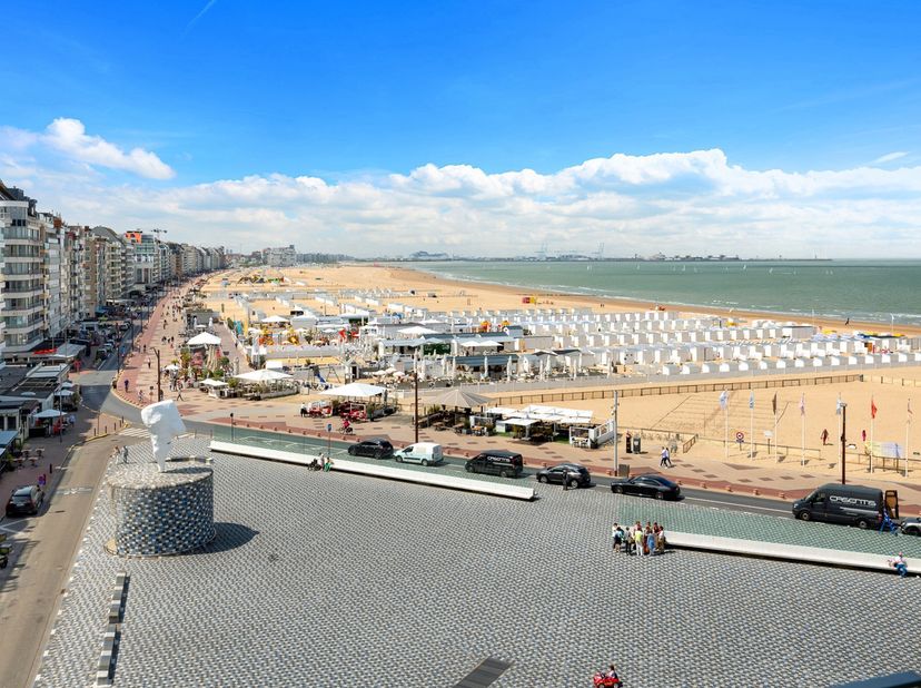 Instapklaar, luxueus hoek-appartement met adembenemend zeezicht gelegen op het Rubensplein.<br />
Het appartement werd recent gerenoveerd met kwalitei