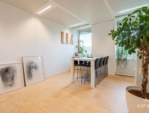                                         Bureaux à louer à Waterloo, € 1.100
