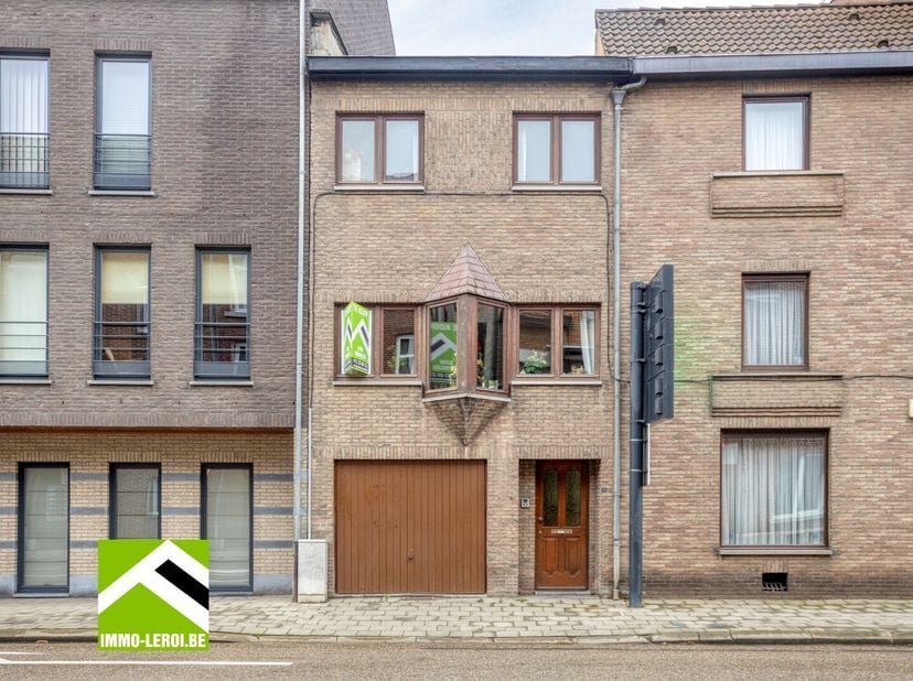 Consultez cette maison directement sur le site d'Immo Leroi: https://www.immo-leroi.be/pand/kopen-woning-tongeren/7508329.<br />
Cette maison joliment