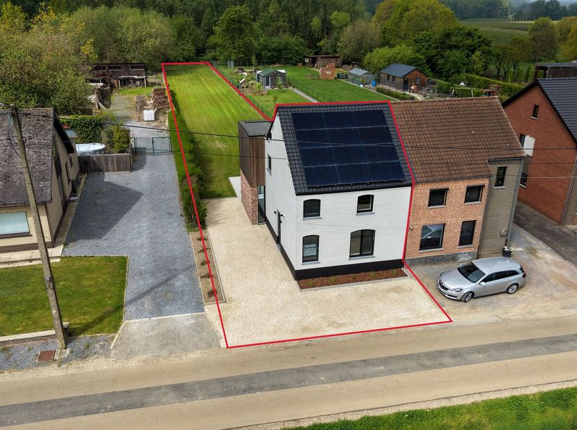Energiezuinige, volledig gerenoveerde halfopen woning met ruime tuin in Stevoort<br />
<br />
Deze volledig gerenoveerde halfopen woning in Stevoort b