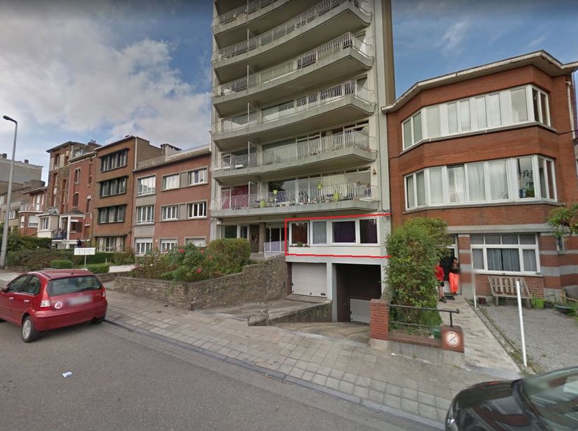 L’agence SKYIMMO vous propose ces bureaux situés à Cointe, bénéficiant d’un emplacement stratégique à proximité immédiate des axes autoroutiers, compo