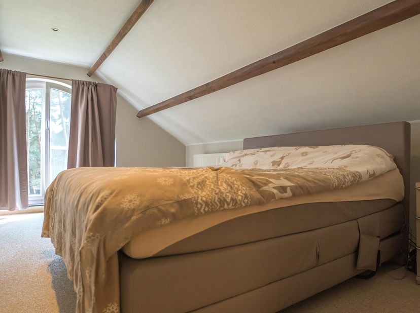 Mooie villa rustig en groen gelegen te Opglabbeek! Deze villa kan u terugvinden aan de Fazantenstraat 17 te Opglabbeek in een rustige woonomgeving. De