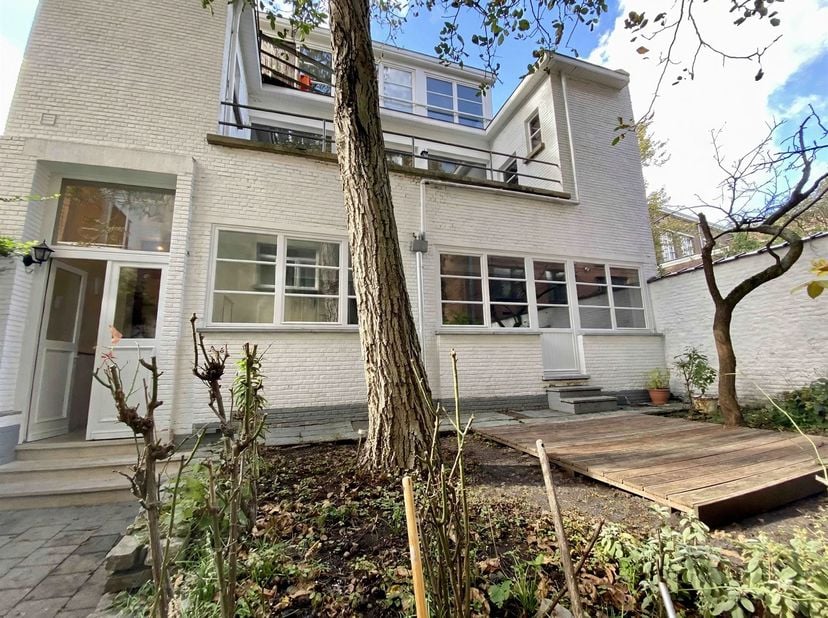 Appartement te huur in Rue du Trône 115,
                    1050 Elsene