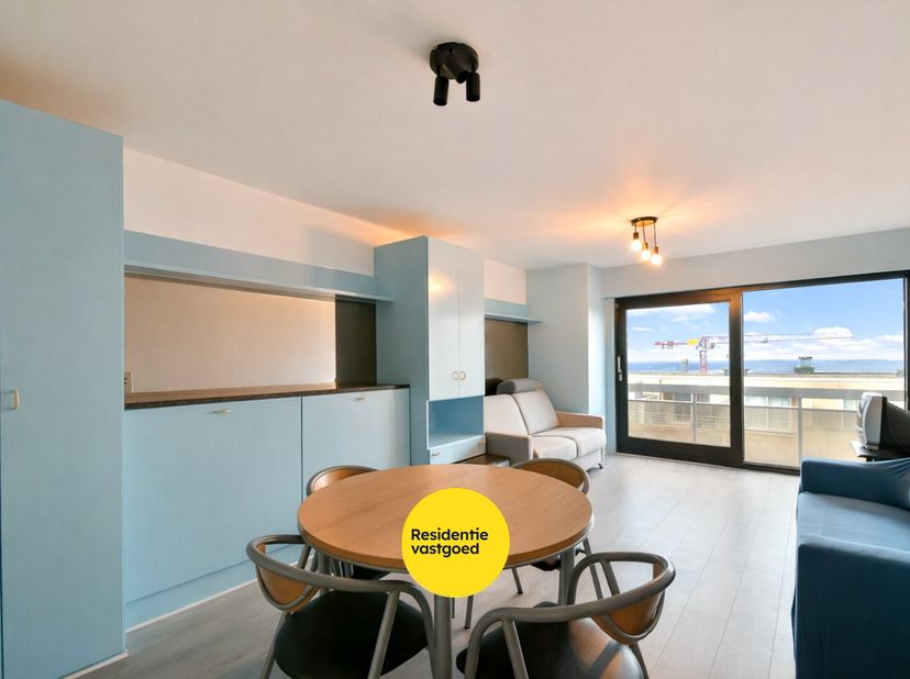 Centraal gelegen in het hart van Middelkerke bevindt zich deze praktische studio van ca. 36 m², ideaal als tweede verblijf aan zee of als investering.