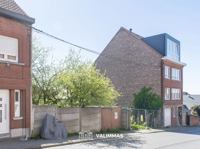 VALIMMAS verkoopt te Asse deze welgelegen projectgrond, bestemd voor een meergezinswoning met 8 appartementen, 8 autostandplaatsen, 2 garageboxen, 8 k