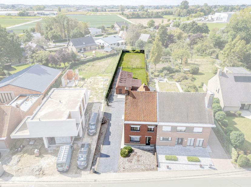 Huis te koop in Hellestraat 25,
                    8800 Roeselare