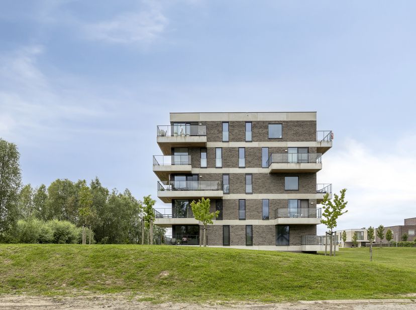Dit appartement beschikt over een EPC label A en de aanwezigheid van privatieve zonnepanelen. Zo bent u hier gewapend tegen de energietoekomst en geni