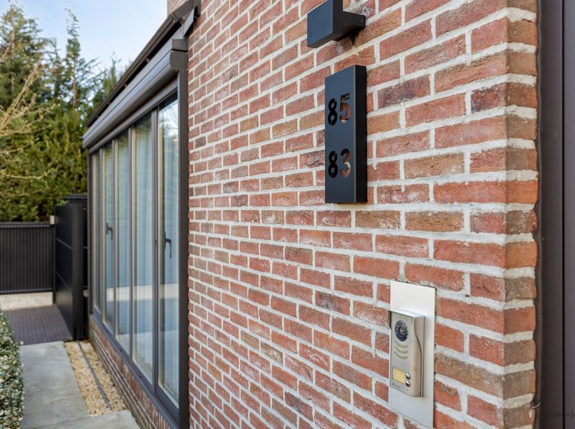 Tweewoonst te koop in Ham  ideaal voor kangoeroewonen of investering<br />
<br />
<br />
<br />
In het gezellige Ham bevindt zich deze veelzijdige t