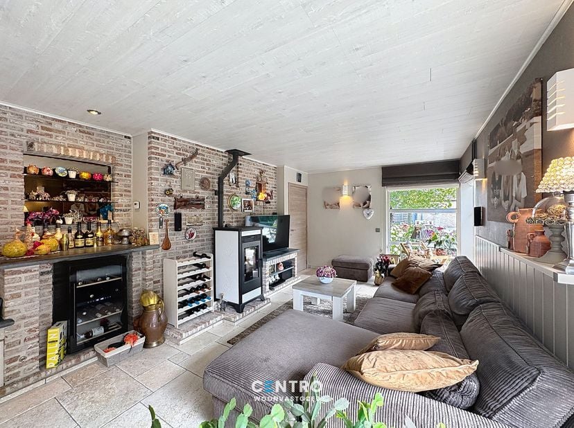 Instapklare gezinswoning met 3 slaapkamers, garage en zonnige tuin in de geliefde wijk Don Bosco te Torhout!<br />
<br />
Op een rustige en gegeerde l