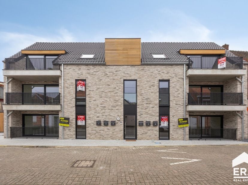 Project Kabienstraat - Geel Prachtig nieuwbouwappartement op de tweede verdieping met 1 slaapkamer en zolder (16,00m²) en terras in hartje Geel. Klein