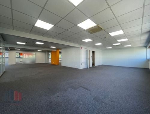                                         Bureaux à louer à Wemmel, € 7.242
