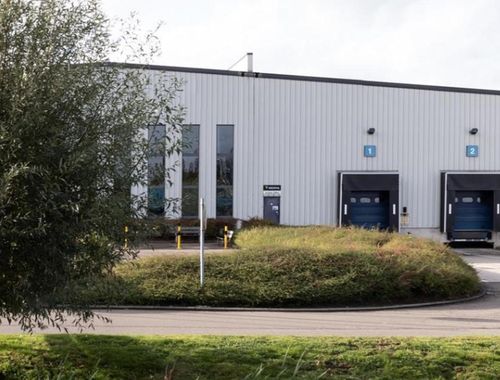                                         Bâtiment d’entreprise à louer à Ruisbroek, € 27.500
