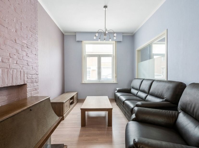 Knusse woning met tuin, garage en tal van mogelijkheden aan de buitenrand van Eeklo Op zoek naar een gezellige woning met potentieel, gelegen op een r