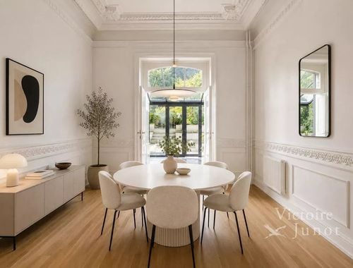                                         Maison à louer à Uccle, € 3.300
