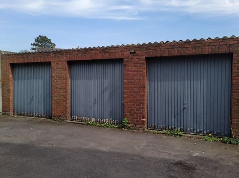 Garage à louer à Karel Mestdaghstraat 57,
                    8000 Sint-Pieters