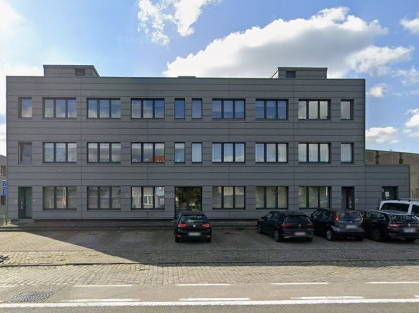 Bien professionnel à vendre
                    à 9000 Gent