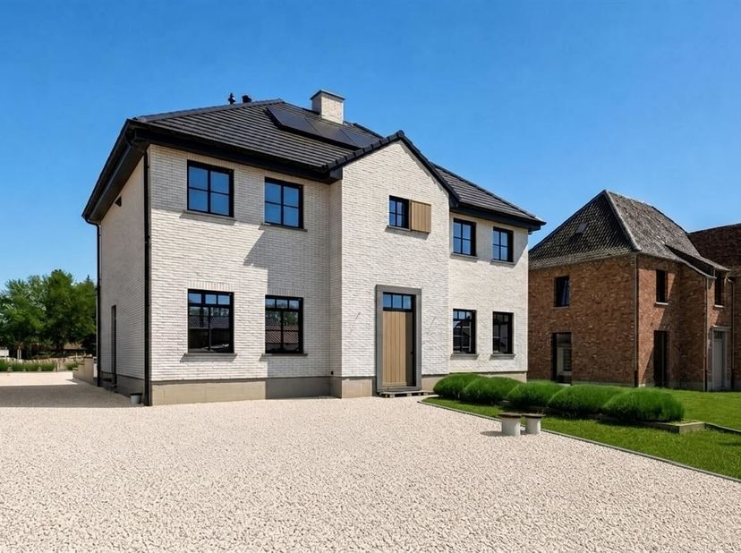 Moderne gezinswoning met 4 à 5 slaapkamers en ruime tuin in Oostham<br />
Locatie: <br />
Rustig gelegen in Oostham met een vlotte verbinding naar oml