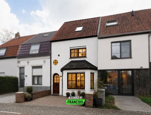                                         Rijwoning te koop in Waarschoot, € 324.000

