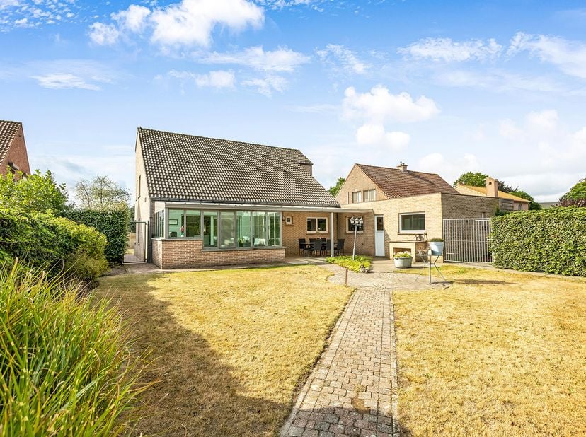 Huis te koop in Ovenakker 16,
                    2470 Retie
