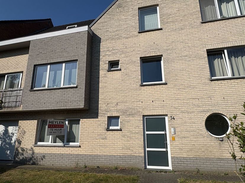 Appartement de 2 chambres au rez-de-chaussée avec jardin<br />
Situation : <br />
L'appartement est situé à Ekeren, à quelques minutes à pied de diver