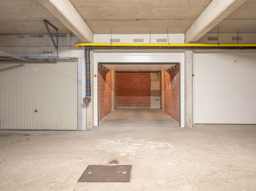 Garage te koop in Zeedijk 115 bus BOX 2,
                    8370 Blankenberge