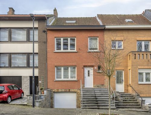                                         Bel-étage à vendre à Sint-Pieters-Leeuw, € 425.000
