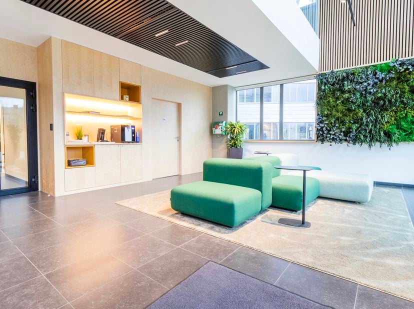 Bien professionnel à louer à Boulevard bauduin 1er 25,
                    1348 Louvain-la-Neuve