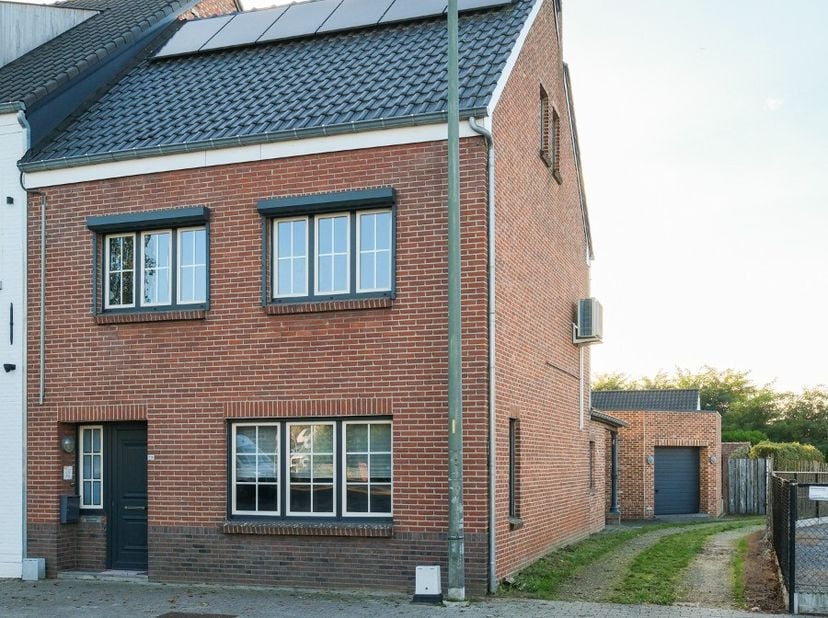 Huis te koop in Lindelsebaan 210,
                    3900 Overpelt
