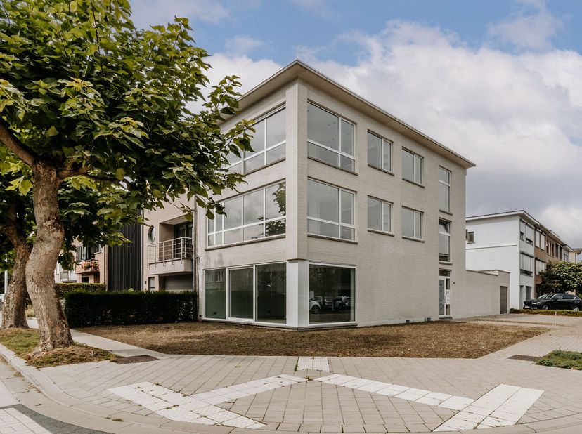 Appartement te koop in Kardinaal Sterckxstraat 37 bus 001,
                    2530 Boechout