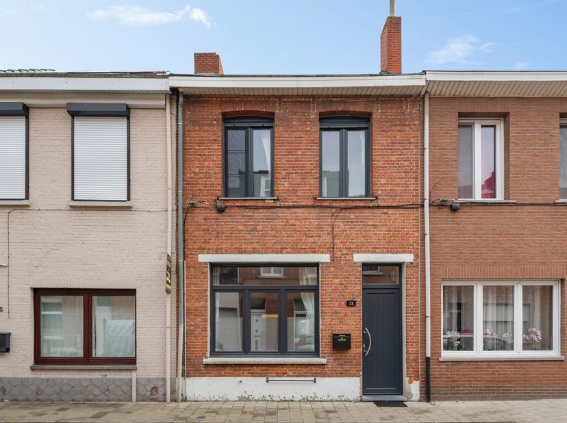 Huis te koop in Boomstraat 13,
                    2180 Ekeren