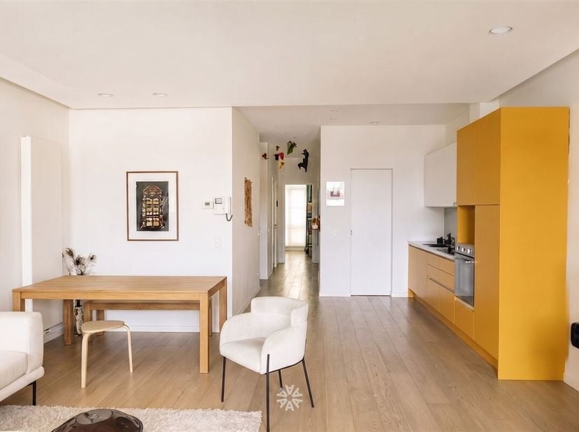 GENT - Hoogstraat: Ben je op zoek naar een luxueus appartement met terras te huur in het hart van Gent? Dan is dit pand mogelijk exact wat je zoekt!<b